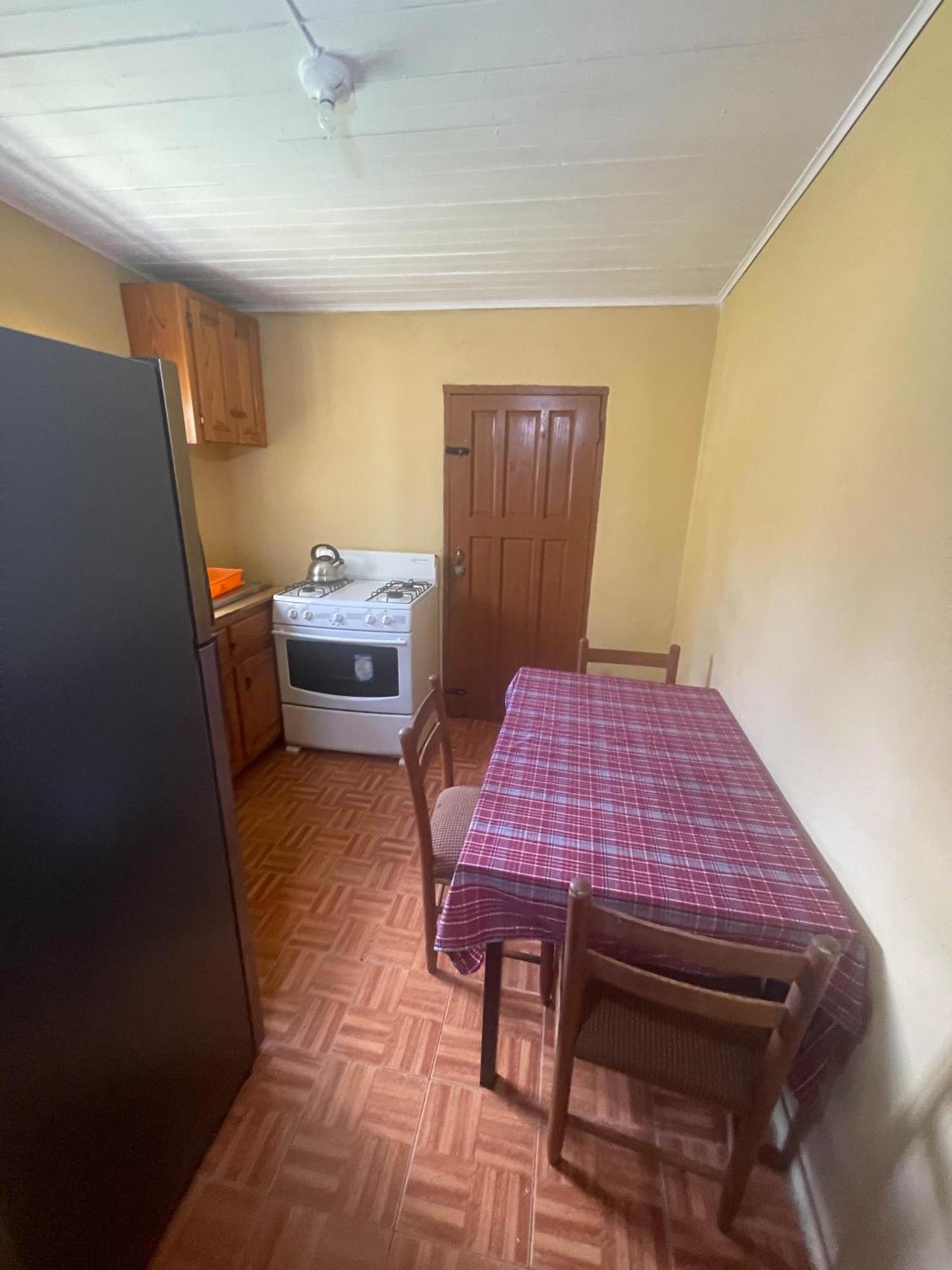 Little Shaw Park Guest House Ocho Rios Exteriör bild